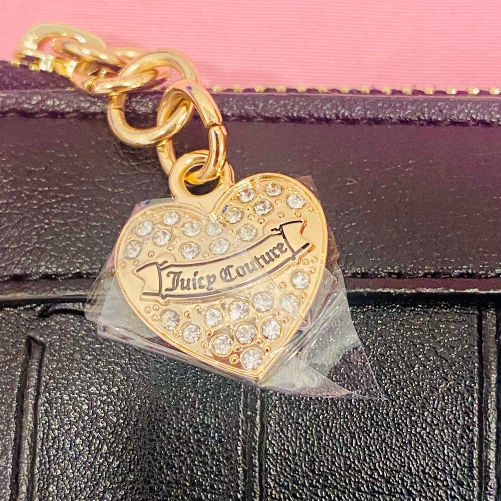 Juicy Couture Black Faux Leather Crossbody Bag with Gold Chain - Picture 8 of 11